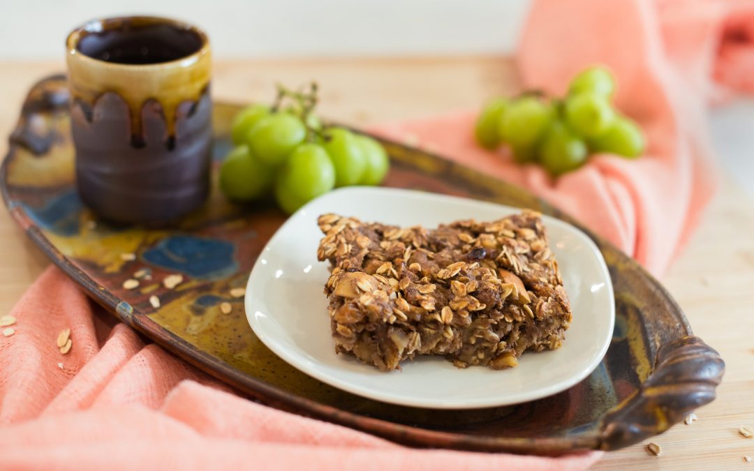 Easy Baked Banana and Apple Oatmeal | Gluten-free and Vegan